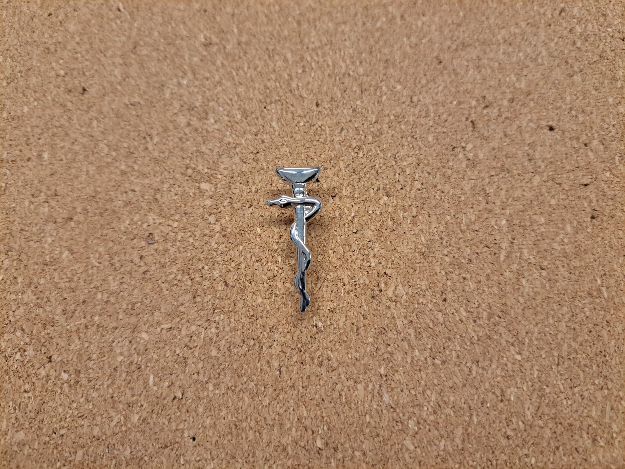 Medic Hovesh Pin